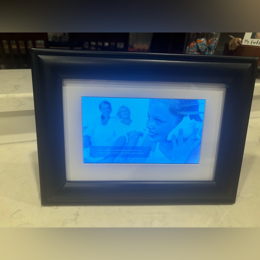Polaroid Digital Photo Frame - Picture 2 of 4